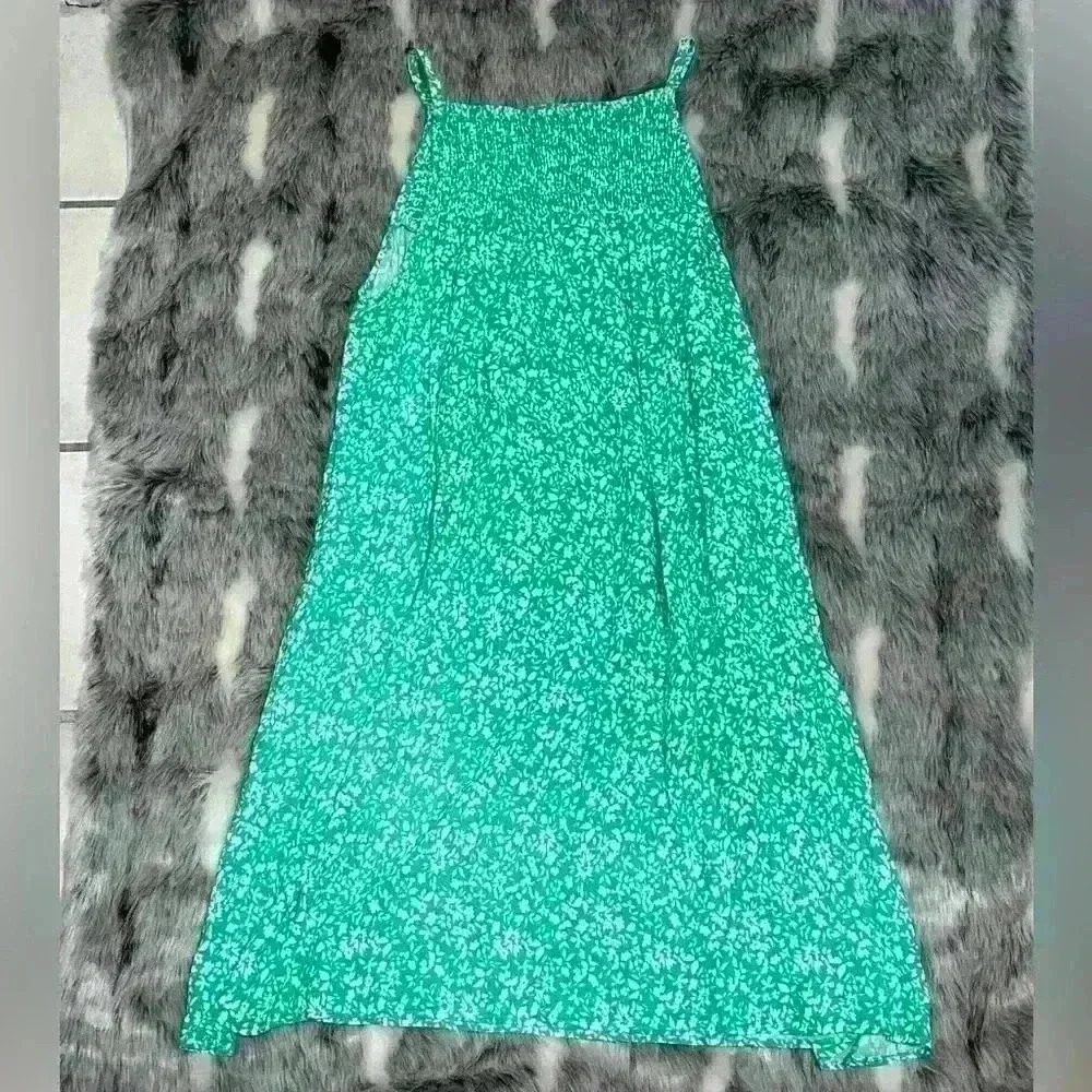 💚 ZARA Printed Green and White Dress with Shirring at the neck sz small - Picture 2 of 7